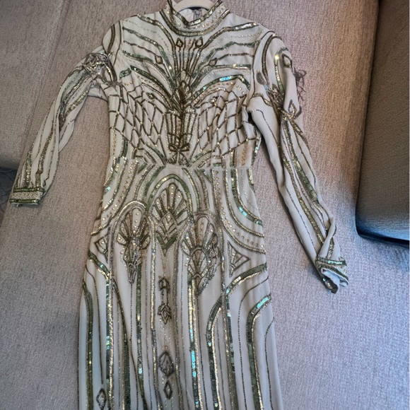 ASOS Stunning bodycon maxi dress with art nouveau embellishment in a size 4 - Picture 9 of 10